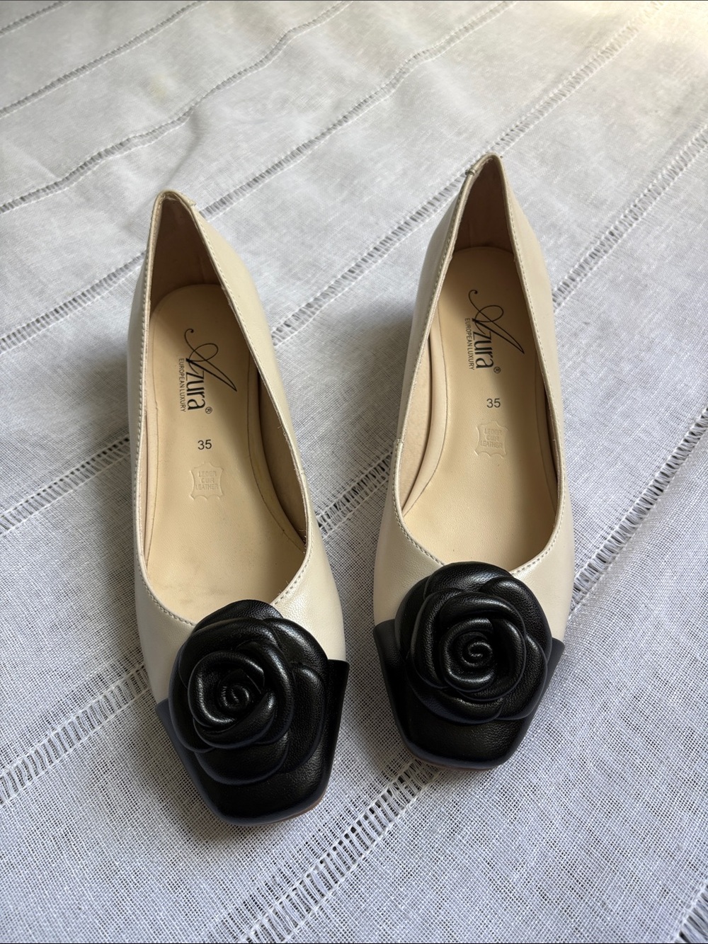 Azura NWOT Angelinite Pump With Black Rose Embellishment